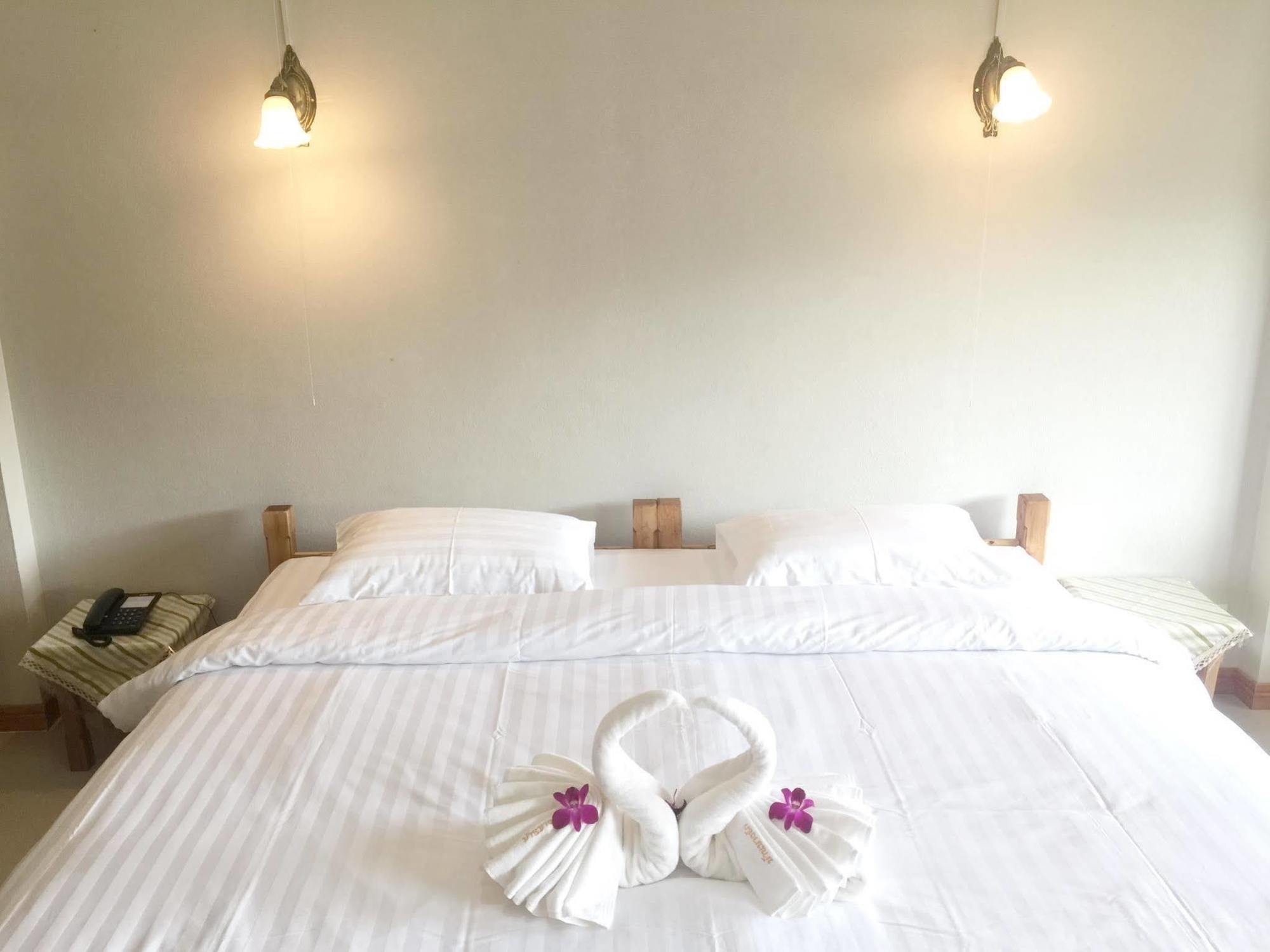 Baan Bangrak Residence Trang Luaran gambar