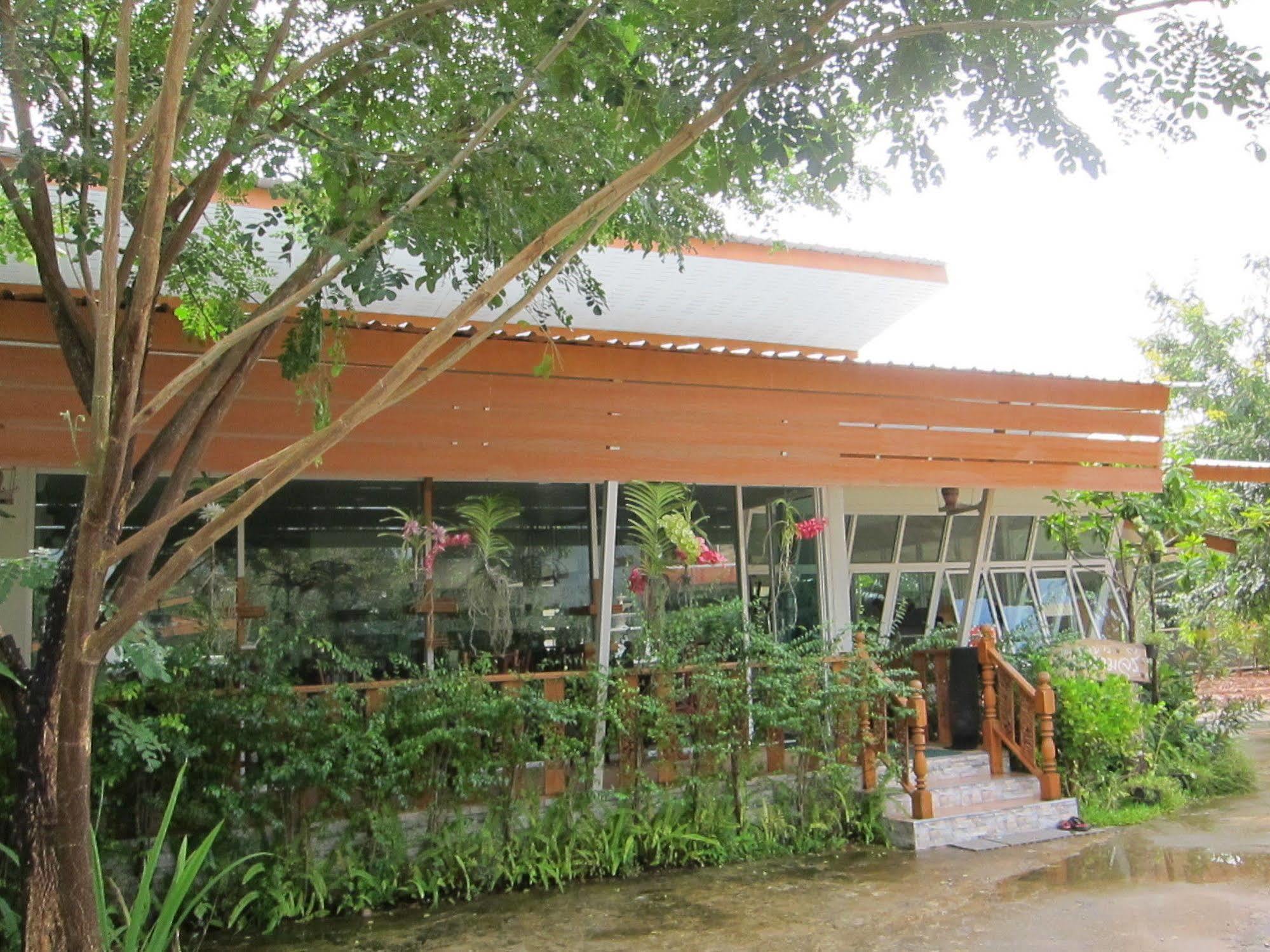 Baan Bangrak Residence Trang Luaran gambar