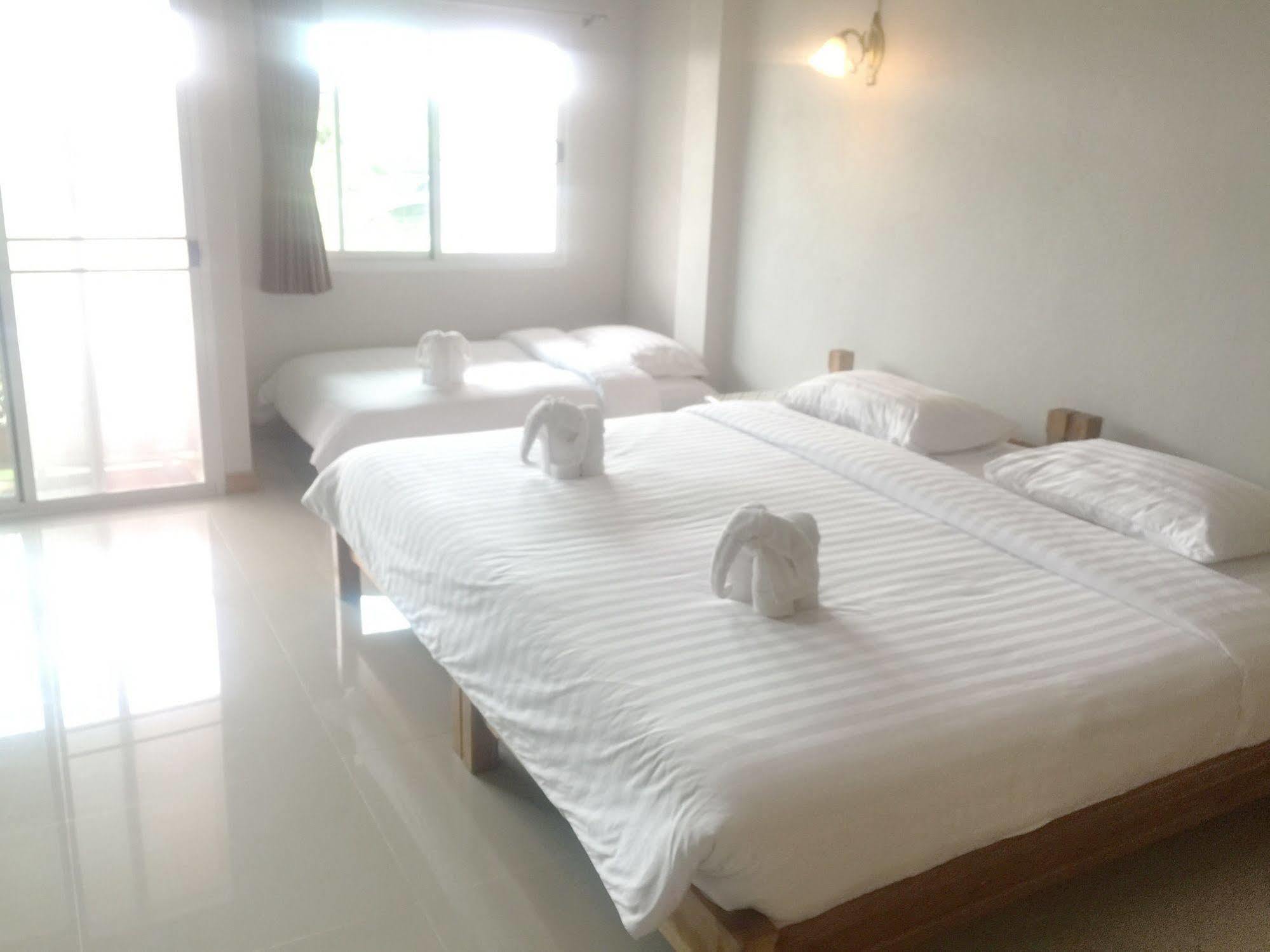 Baan Bangrak Residence Trang Luaran gambar