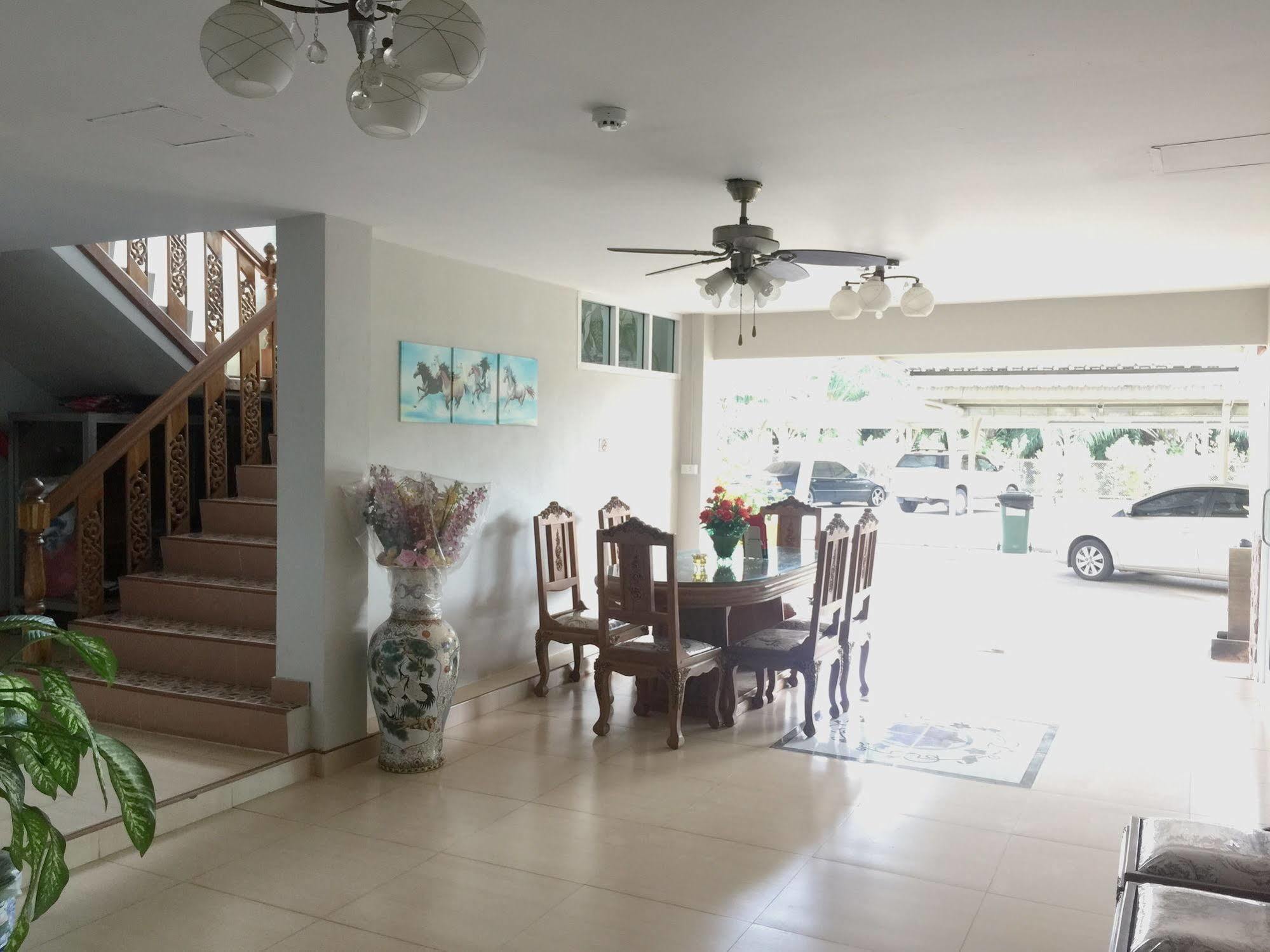 Baan Bangrak Residence Trang Luaran gambar
