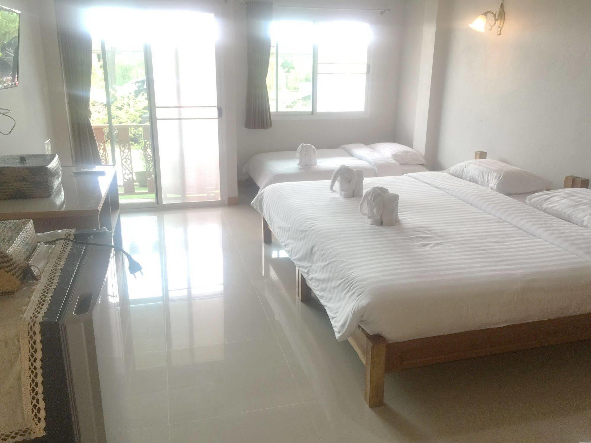Baan Bangrak Residence Trang Luaran gambar