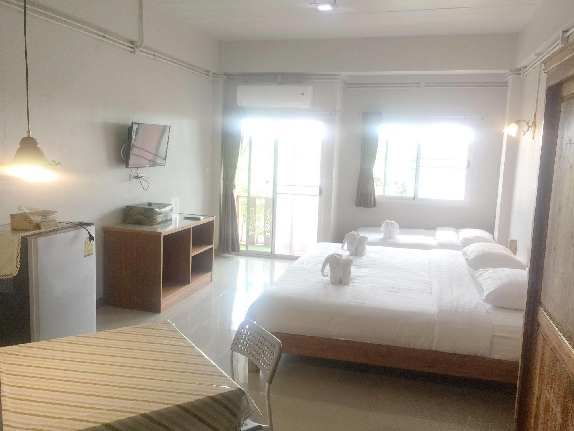 Baan Bangrak Residence Trang Luaran gambar