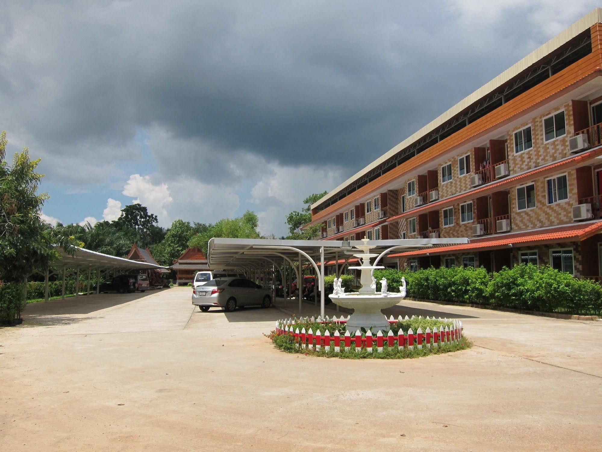 Baan Bangrak Residence Trang Luaran gambar