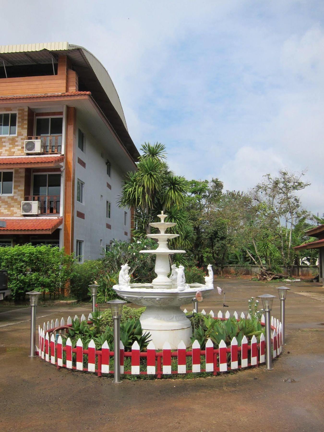Baan Bangrak Residence Trang Luaran gambar